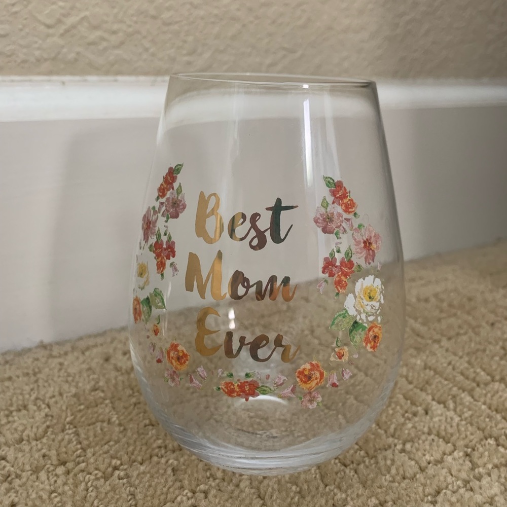 New “Best Mom Ever” Wine Glass